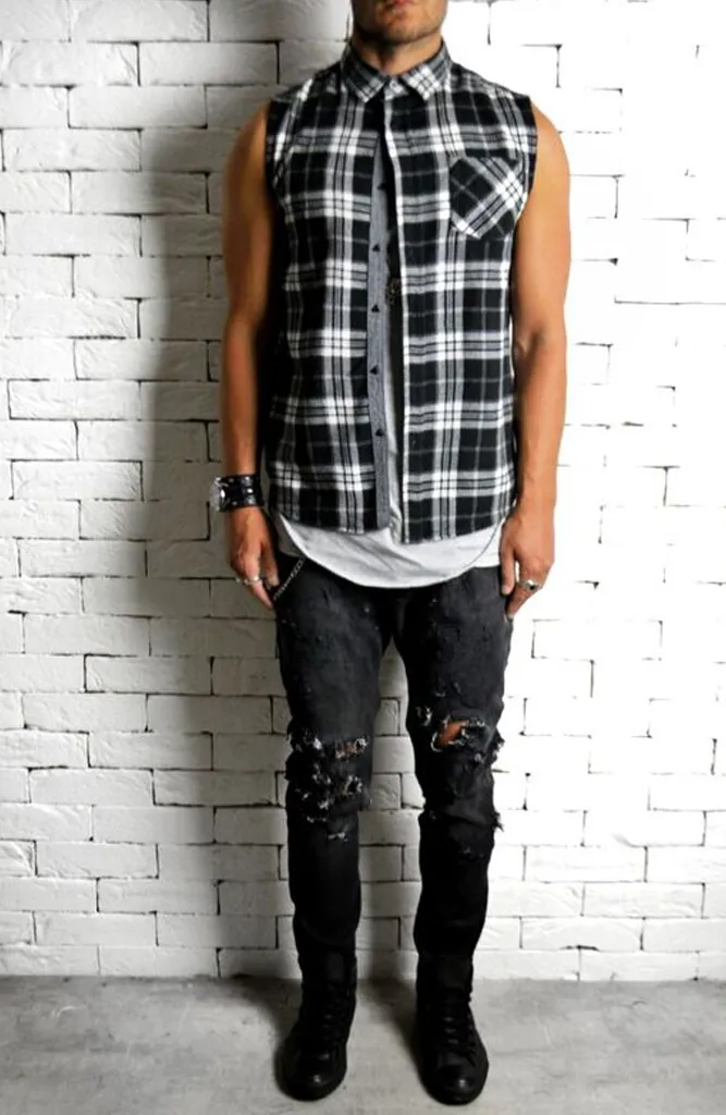 Ripped Skater Skinny Jeans - Black Distressed